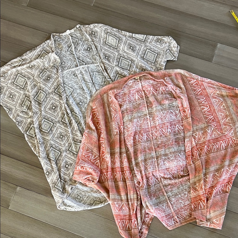 Flowy Lightweight Geometric Printed Open-Front Women's Kimono - Coral and Ivory